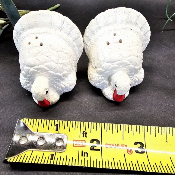 Vintage White Chalkware Plaster Turkey Thanksgiving Salt & Pepper Shakers w/cork - Picture 9 of 10